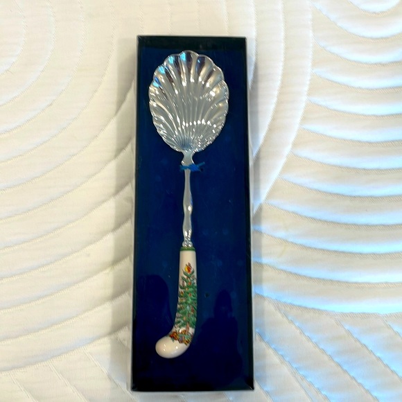 Spode Christmas Tree Shell Spoon - Picture 1 of 5